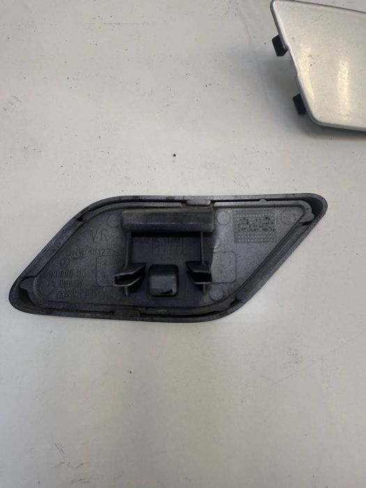 Capac spălător far bară față cârlig cui tractare VW Tiguan gri