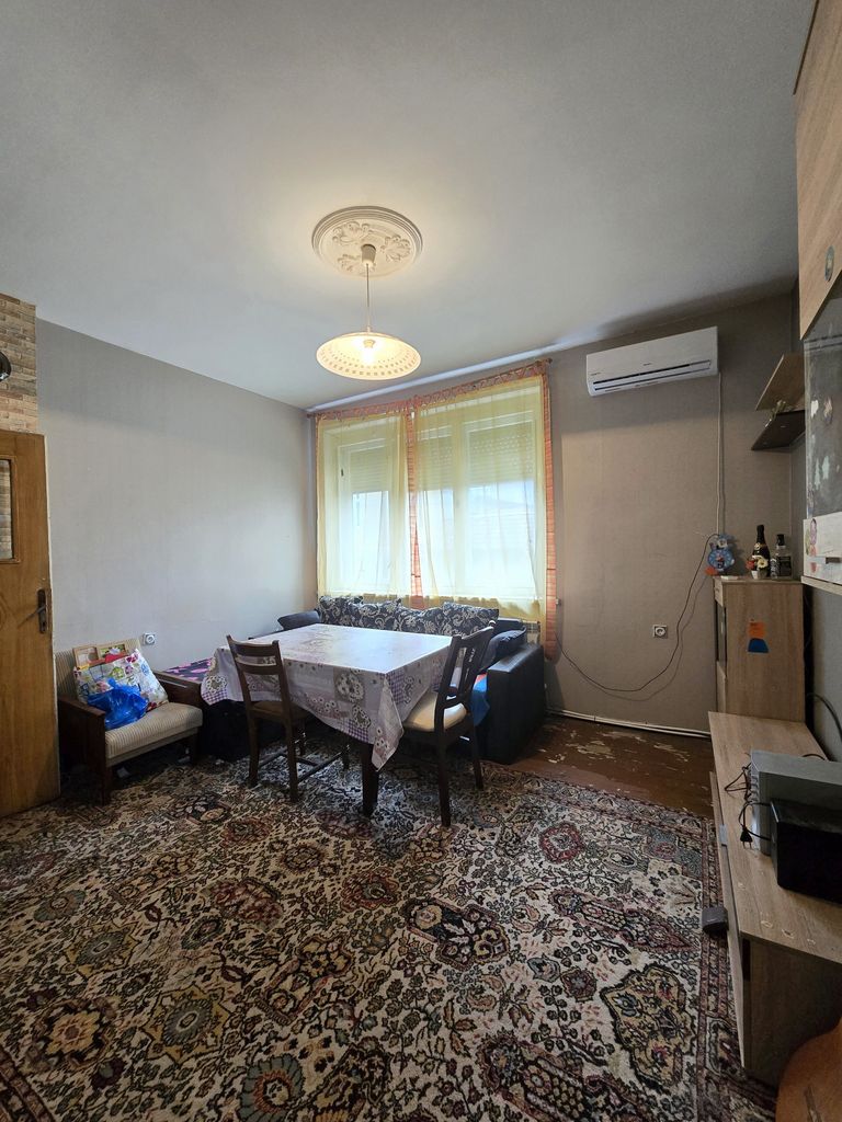 Продава се Тристаен апартамент в Горна Оряховица - 85 кв.м за 588 €/кв.м - Снимка #2
