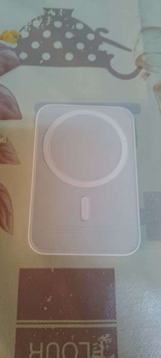 Încărcător extern wirless iPhone