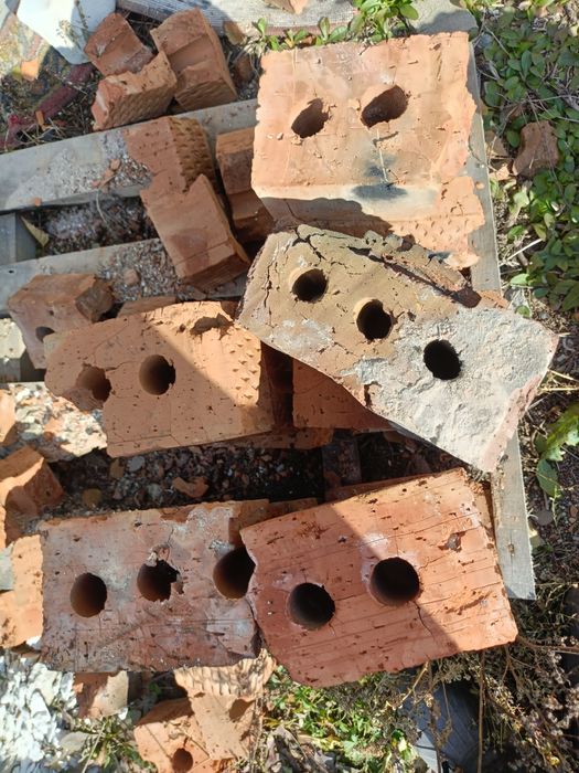 Продам Кирпичи разные