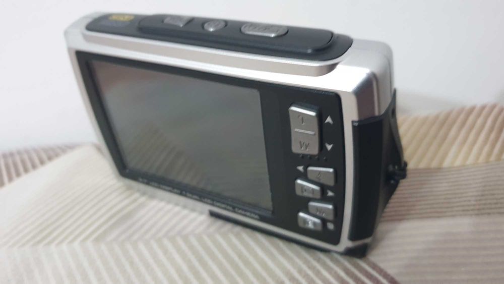 фотоапарат MAGINON Splash 80 с два дисплея