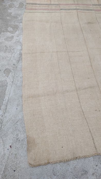 Față de masă veche țesută manual la război din cânepă