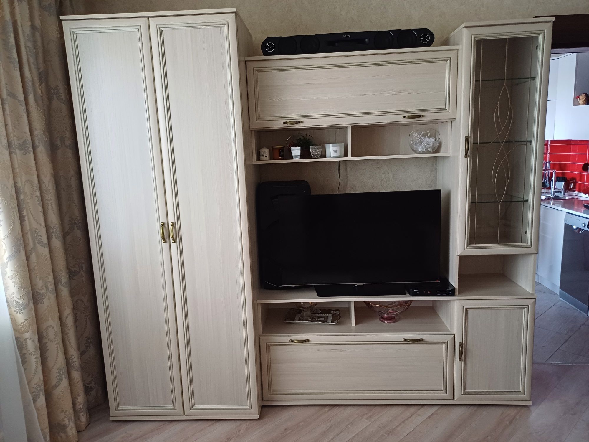 Продам стенку в гостиную