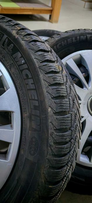 Jante tabla R15 si Anvelope Iarna 175/65/15 Toyota 4 prezoane