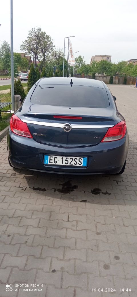 Vând Opel Insignia
