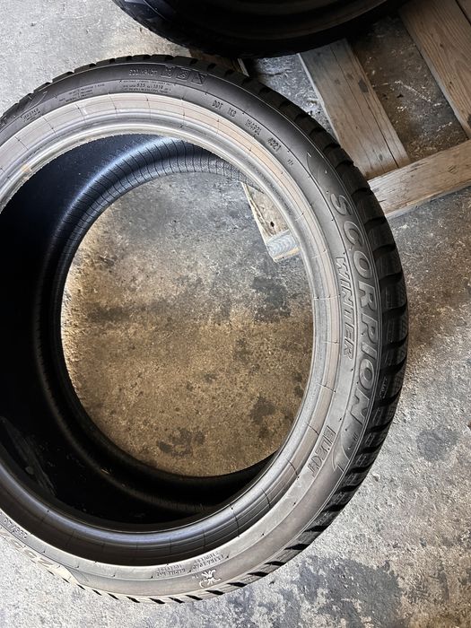 2 anvelope iarna 255/40/20 , Pirelli , DOT 4321 , 6.8 mm