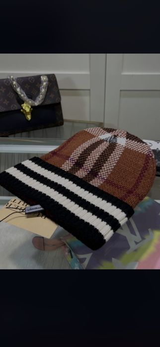 Fes Burberry model 2026, 2 modele