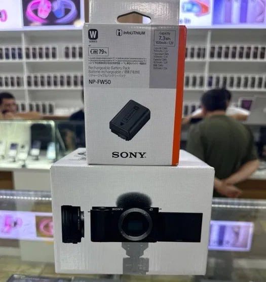 Kamera Sony ZV-E10 (Bonus: Mic, Org batareyka, 50mm obyektiv, sumka)