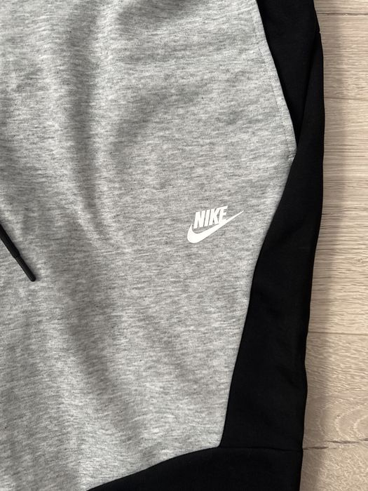 Nike tech fleece долнише ново с етикет