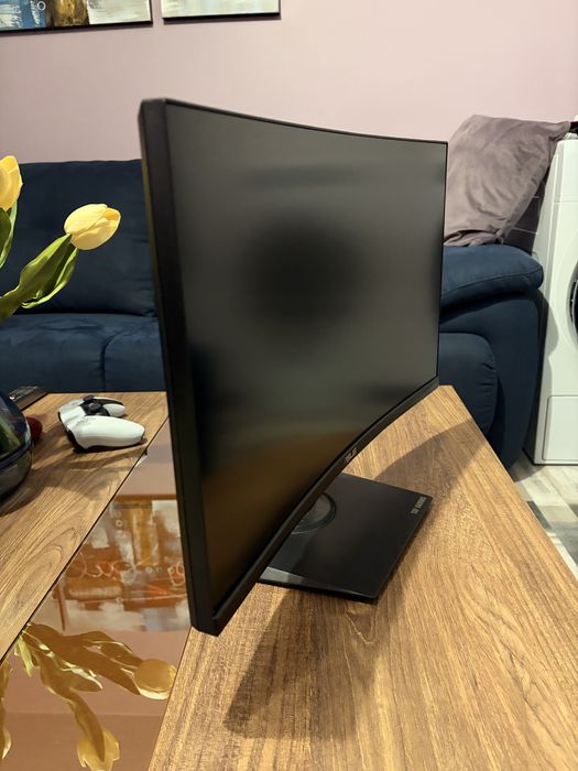 Настолен RGB Гейминг компютър и монитор Гаранционна видеокарта