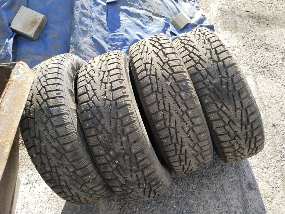Продам резину 225/65/17