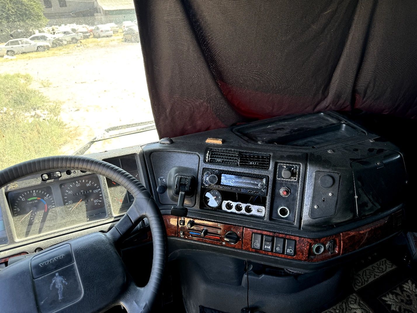 Тягач Вольво (Volvo)