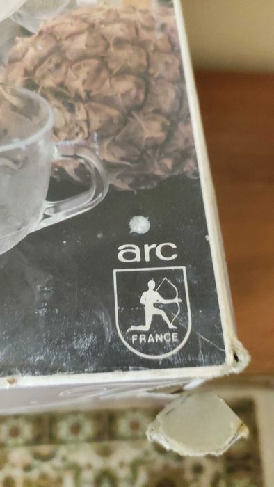 Френски сервиз за пунш от пресовано стъкло -чисто нов