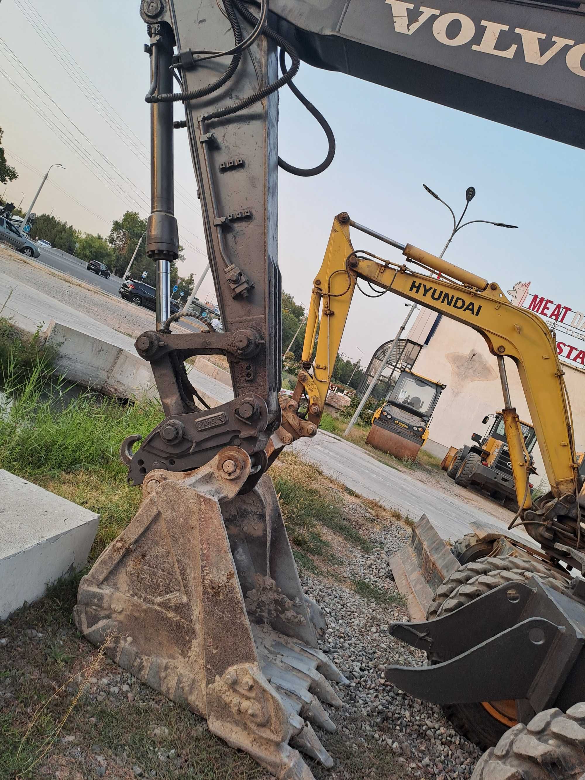 volvo ew145B PRIME эксковатор сотилади 2011й. 25000м\ч 48000$