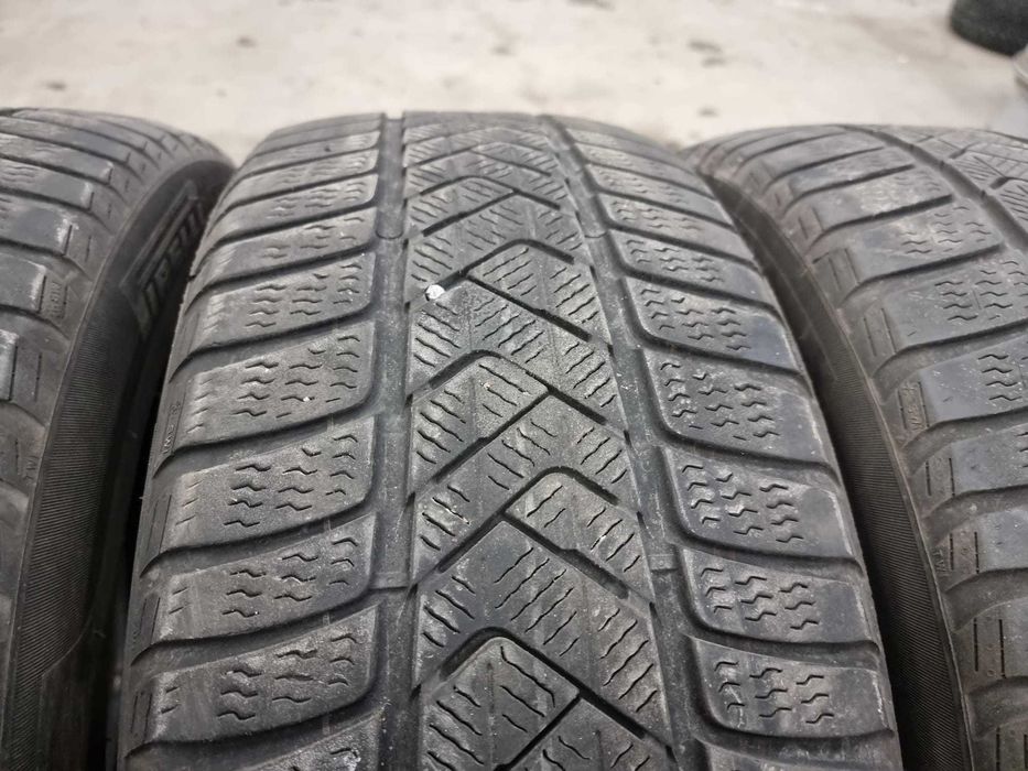 4 Anvelope IARNA 225.55.18 'Pirelli' [dot2021] ; stare buna