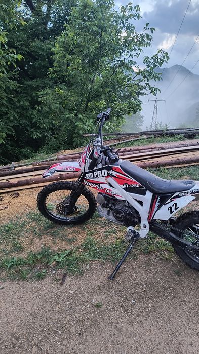 Vând Cross în stare foarte bună fac și schimburi  cu crosuri 250 și ma