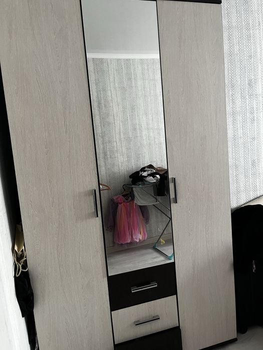 Продам шкаф  в идеальном состояний
