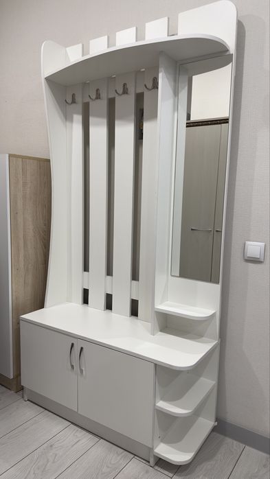 Вешалка-шкаф в прихожую