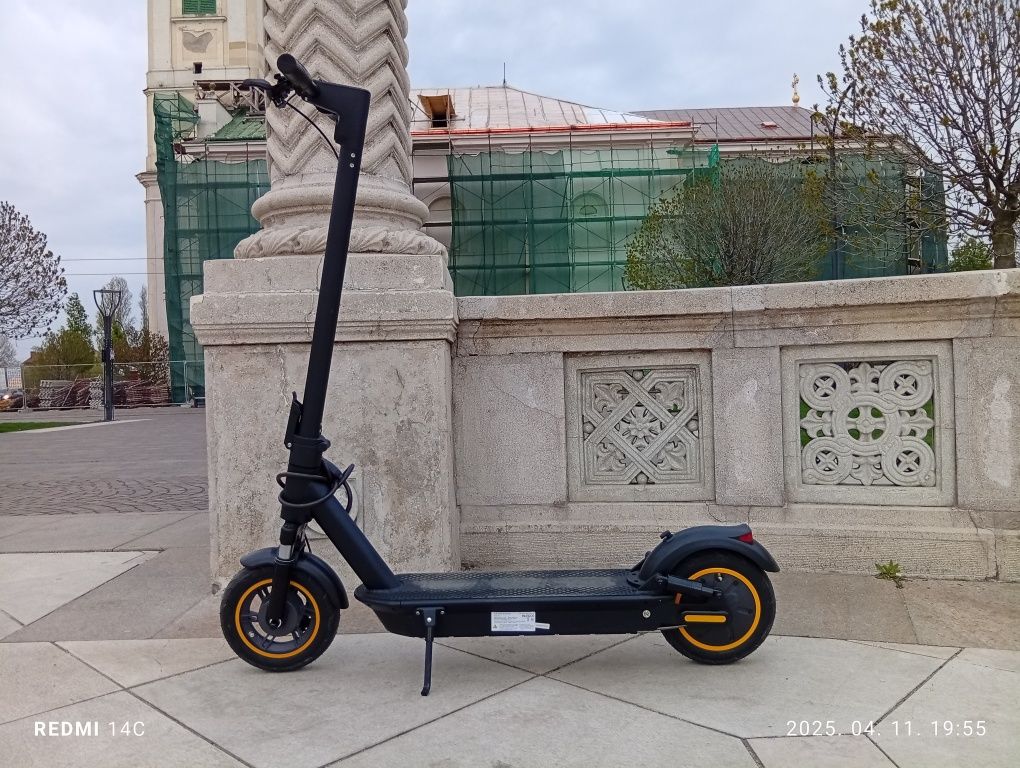Vând trotinetă electrică JUICEASE ESMax 14,5 Ah, posibil livr. grt.