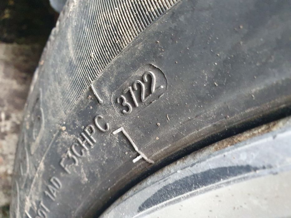 Jante tabla dacia logan r15 cu cauciucuri de iarna 185 65 r15