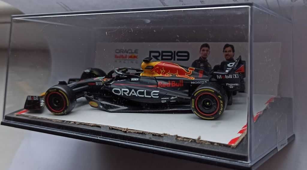 Macheta Red Bull RB19 Verstappen Campion Formula 1 2023 - 1/43 F1