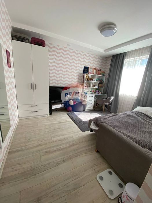 Продава се Тристаен апартамент в Варна, Бриз - 100 кв.м за 2350 €/кв.м - Снимка #6
