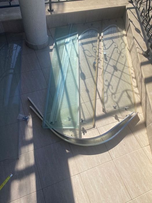 Стъкла + овална душ кабина 90*90
