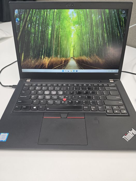 Laptop LENOVO T480s + touch-screen + modem. BONUS - docking station