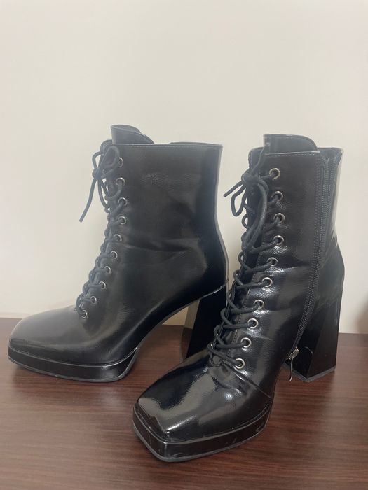 Боти н.38 слагани веднъж