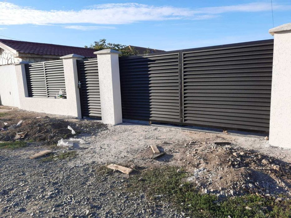 Garduri si porti din panou stil jaluzele, sipca metalica, plasa si BCA