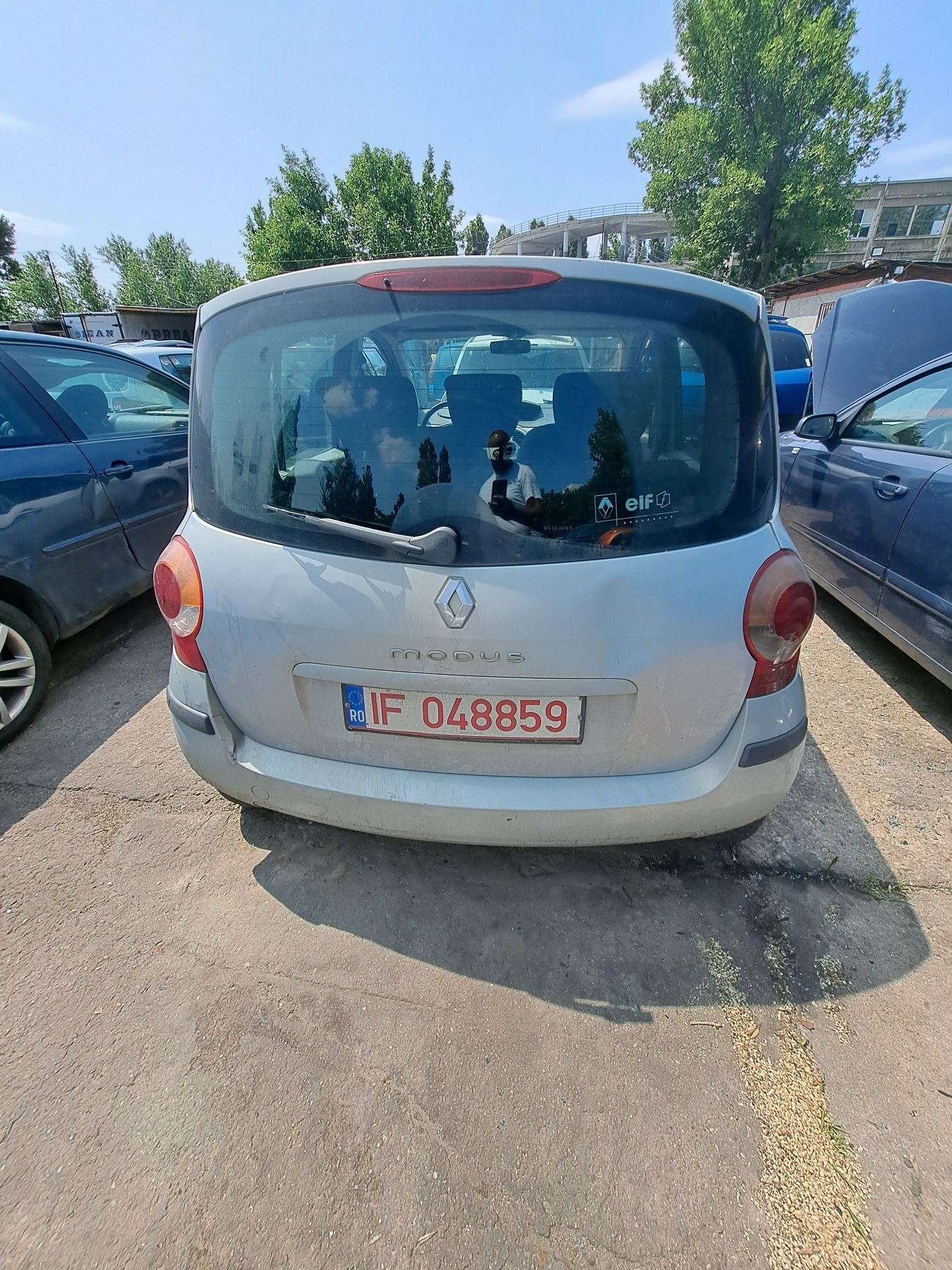 Dezmembrez Renault Modus 1.5D  an 2007