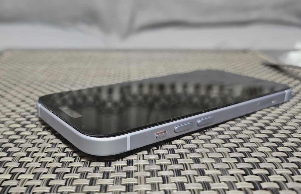 Продавам Iphon 15 256GB