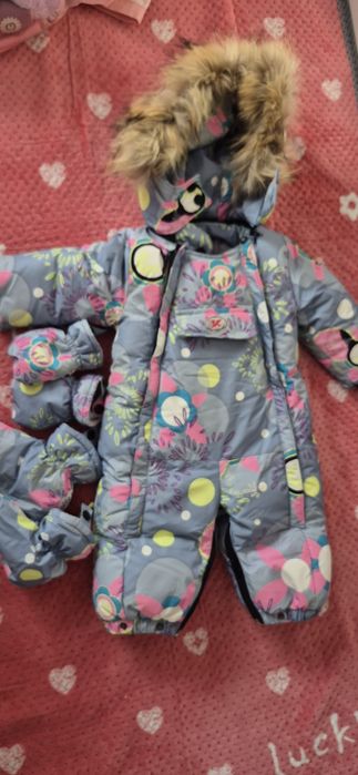 Зимние детские комбинизоны 62 и 86см