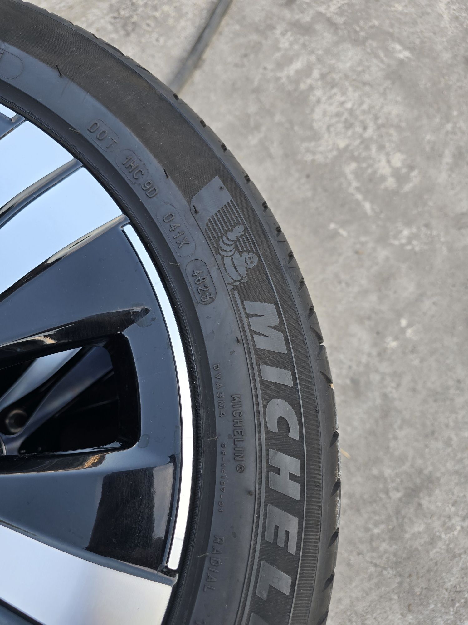 4 Броя Гуми 225/50/17 // 245/45/17 Michelin 23/24dot 6,8mm СПОРТ ПАКЕТ