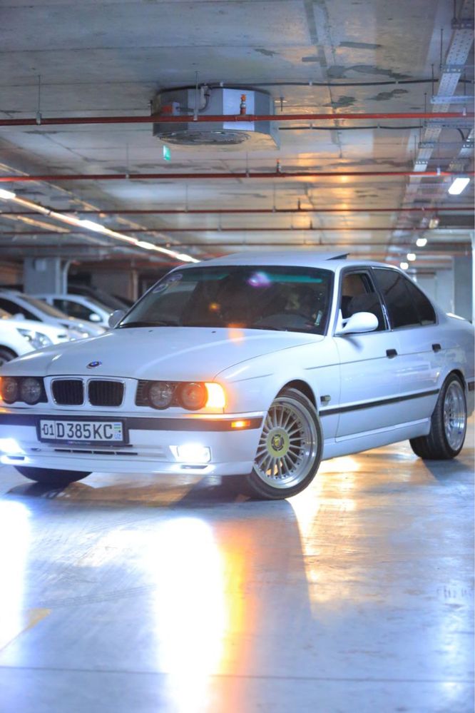 Bmw 525i tayyor praekt srochna sotiladi.
