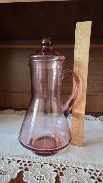 Вазы и графины ,хрусталь и стекло