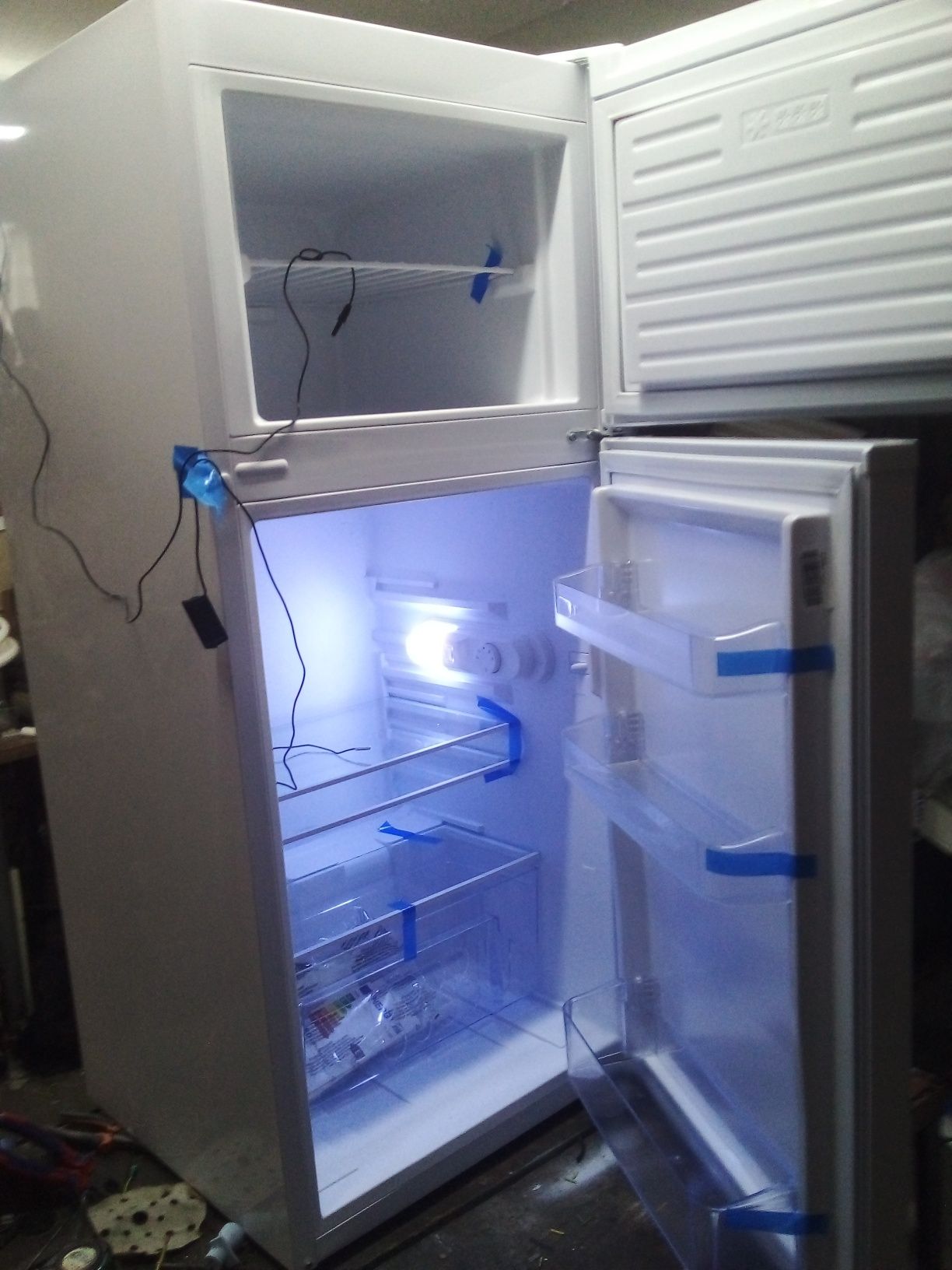 хладилник 12v компресорен