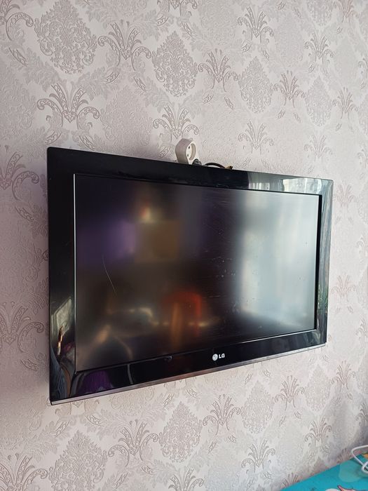 Продам телевизор LG