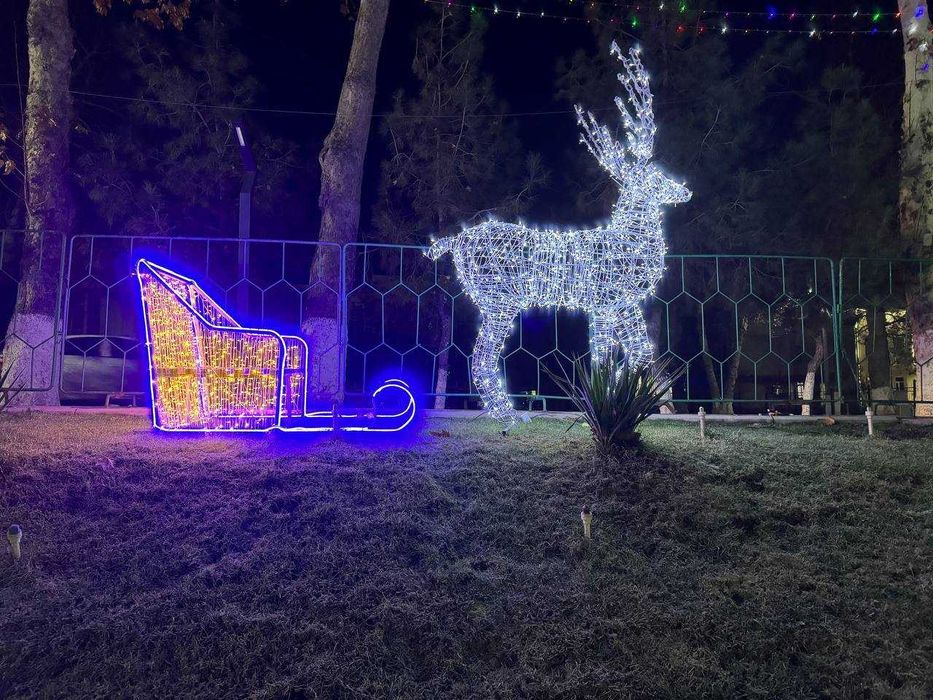 Установка новогодних ёлок || Yangi yil archasini o'rnatish