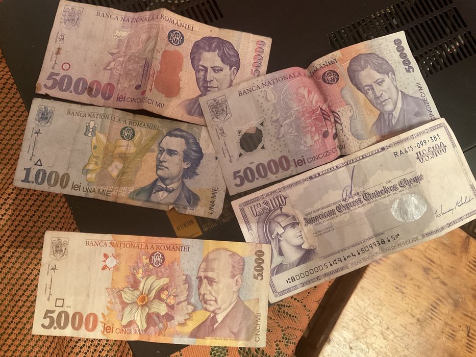 bancnote si monezii foarte vechii