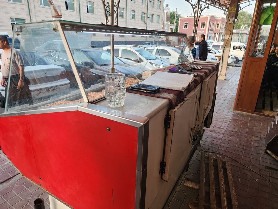 Ветрина холодильник