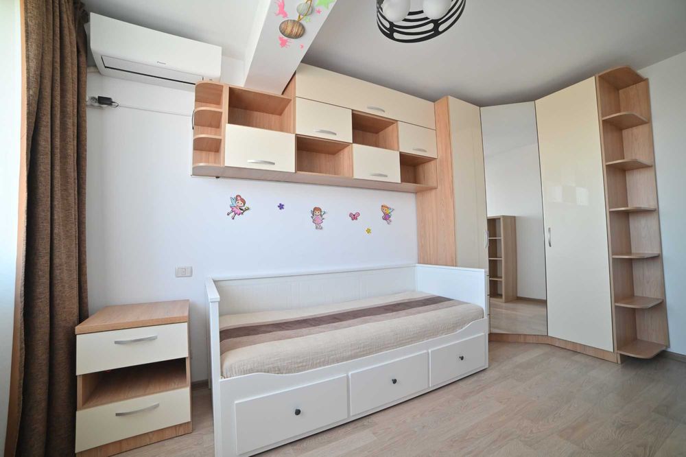 Apartament cu 3 camere, LA UN MINUT DE METROU D. LEONIDA
