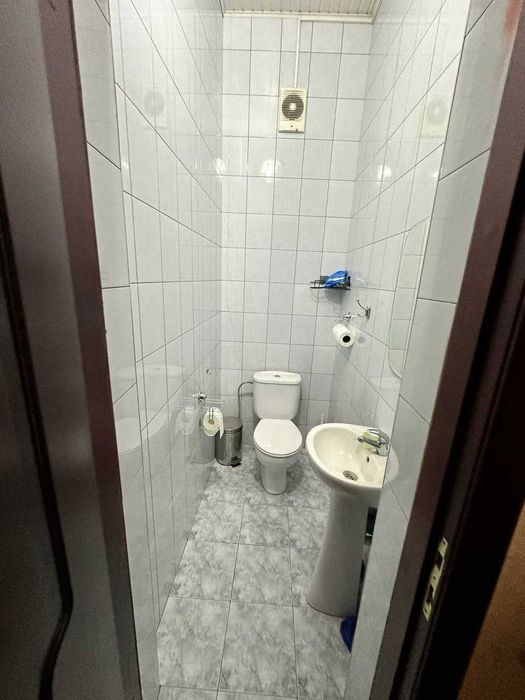Продаётся 4сот. на одном участке 2 дома в Мирабадским  районе