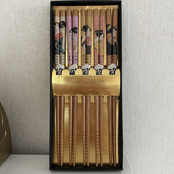 Подарочный набор палочек для суши и роллов