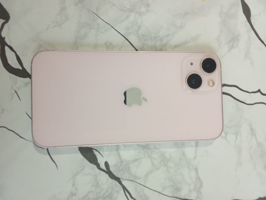 Vând iPhone 13 128 GB baterie 100