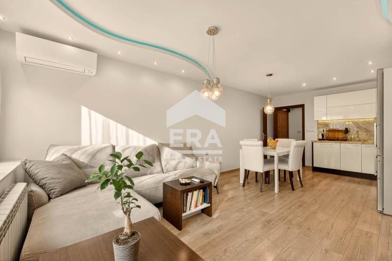 Тристаен, ексклузивен, стилно обзаведен и газифициран апартамент за пр