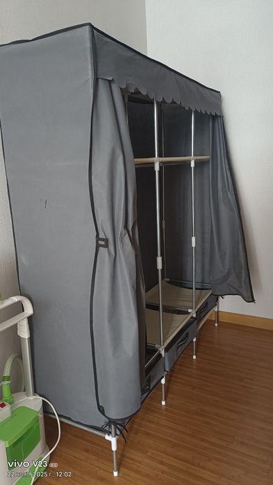 Шкаф для одежды в спальню и прихожую