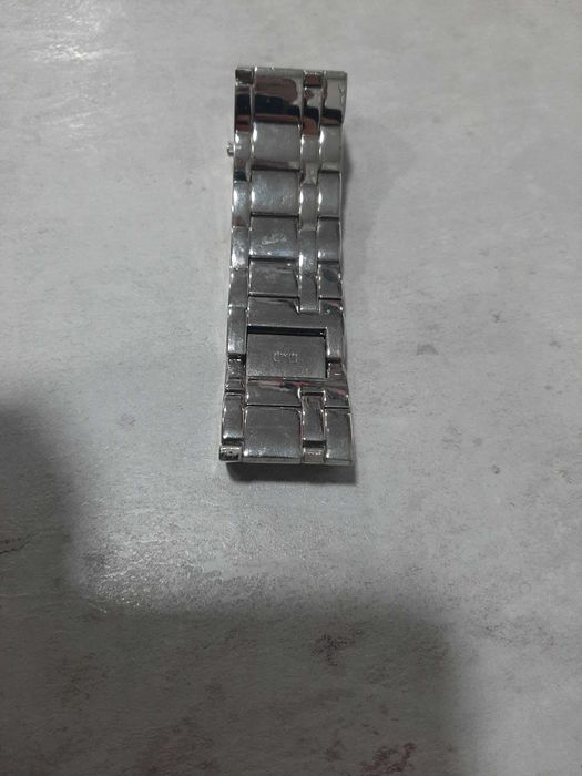 Часовник Q Q , кварцов