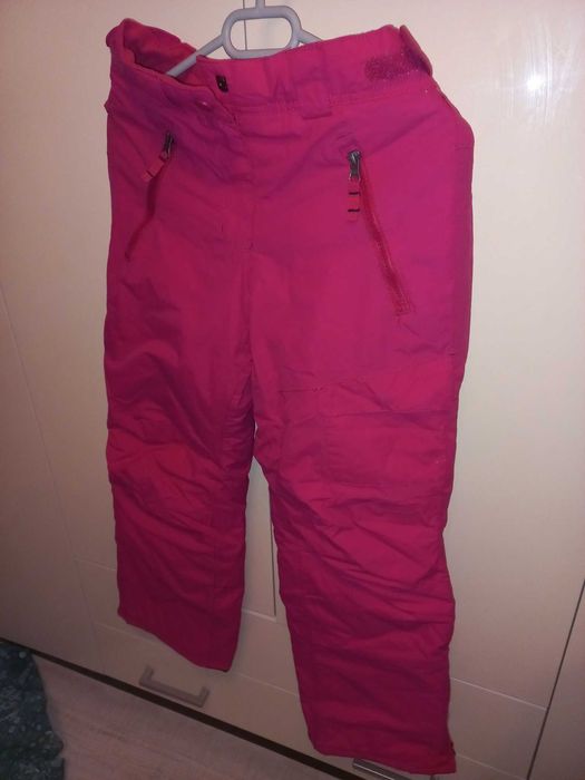 Последни бройки ски екипи и долнища по 15лв за брой,разпродажба