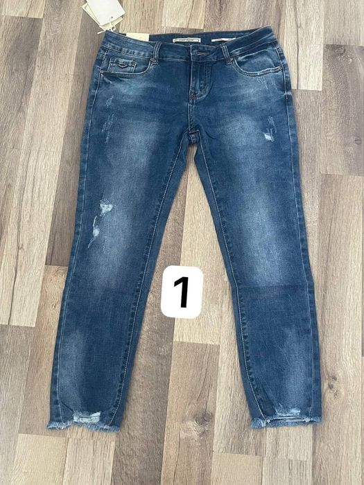 Blugi dama 100 lei perechea .